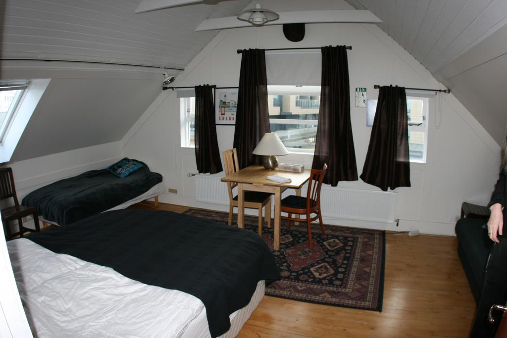Harbourfront Guesthouse Hafnarfjordur Room photo